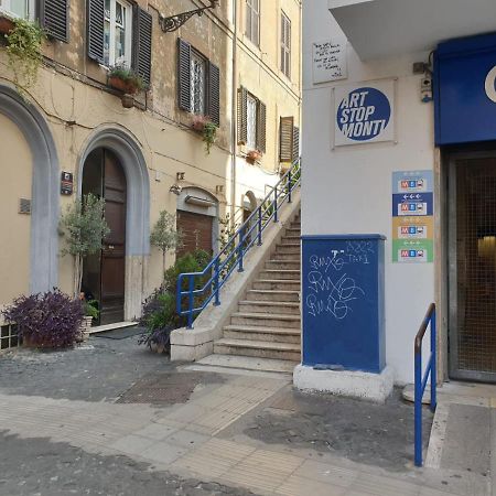 Monti'S Holiday Apartment Rome Exterior photo